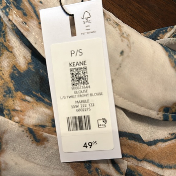 *Closet clear out* Dynamite crop top - Picture 7 of 7